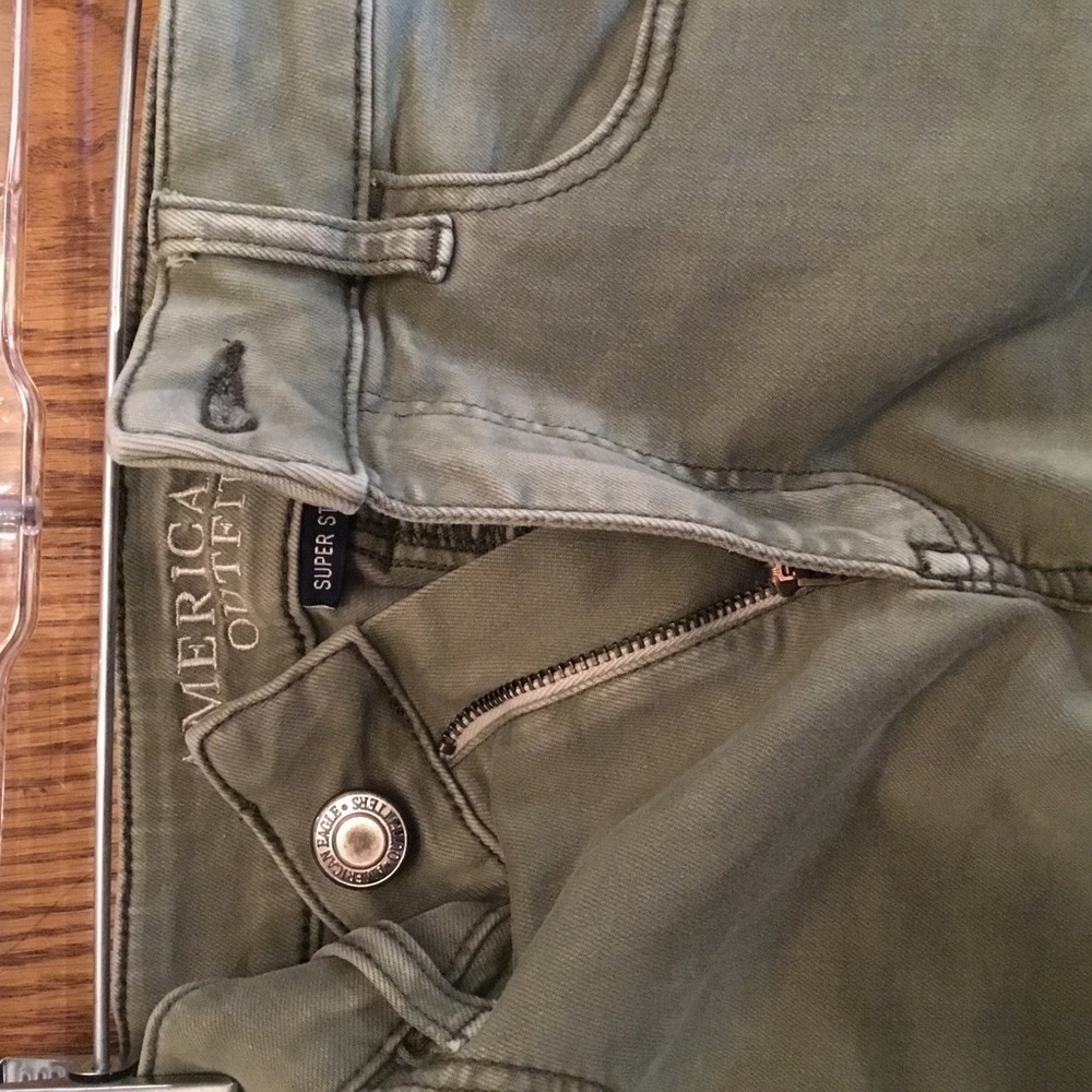 AMERICAN EAGLE AEO Twill Super Stretch Green Gray Denim Jean Shorts Size 8 - Picture 9 of 14